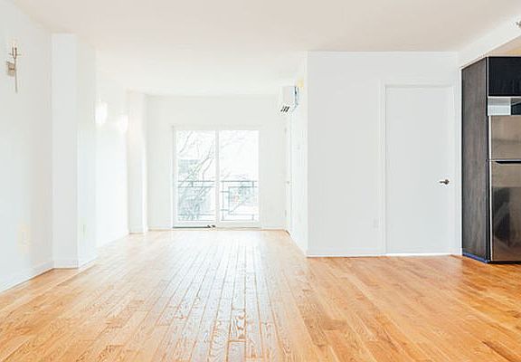 3rd image of 146 Linden Blvd APT 5B