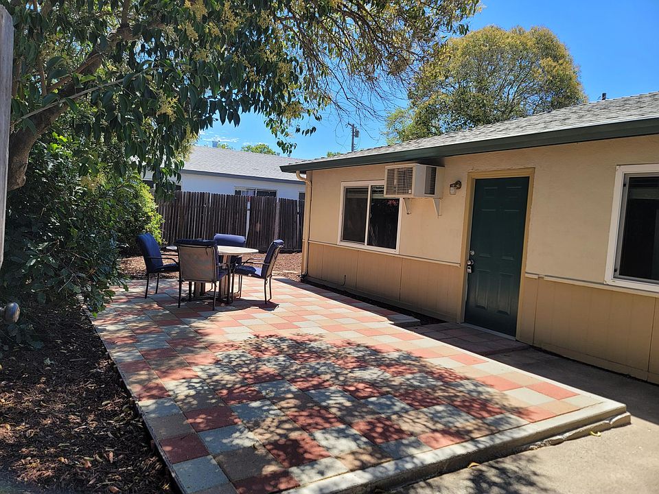 1st image of 1005 Circuit Dr APT C