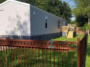 608 Clear Lake Rd #B, Highlands, TX 77562