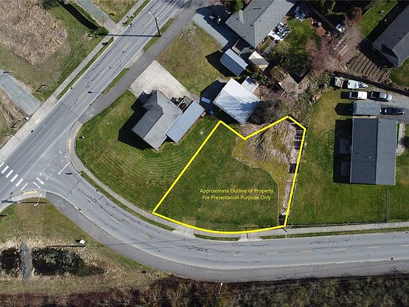 This sketch is just for presentation purpose only and is an approximate outline of the property.>