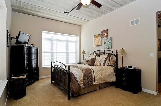 Bedroom (very large!!!)