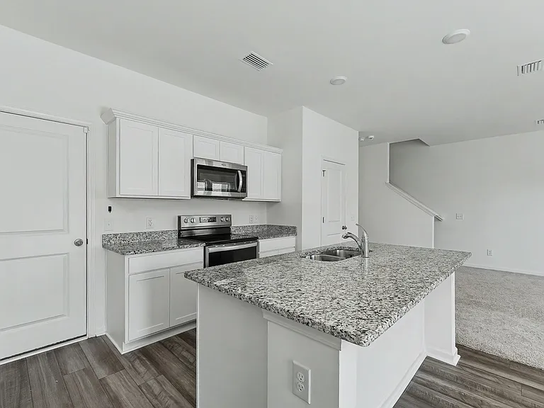 4418 Ocean Farm Dr — Photo 3