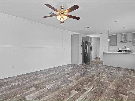 3rd image of 16831 Oak Leaf Ct #16831B