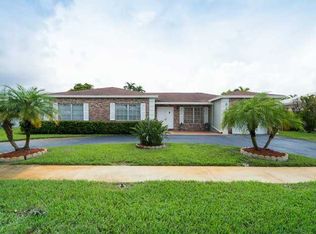 8207 NW 74th Ave, Tamarac, FL 33321