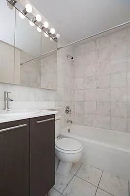 Rented by REAL New York | media 21