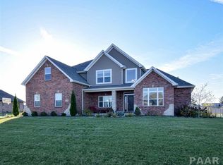 10 Bishops Ct, Washington, IL 61571