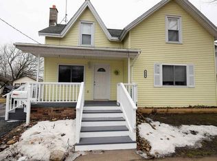 116 E Lincoln St, Charlevoix, MI 49720