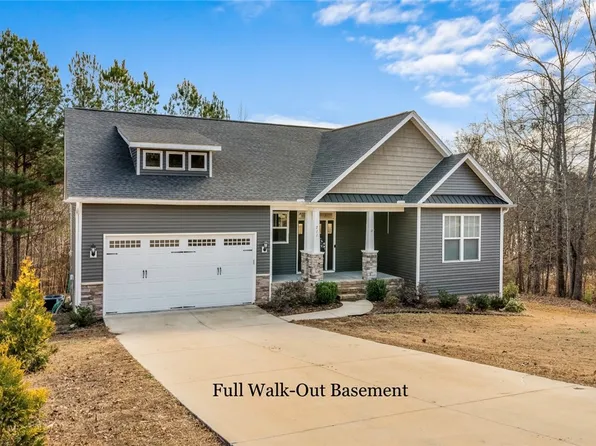 711 Barnes Rd, Seneca, SC 29672