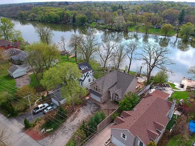 6N220 Riverside Dr photo 1