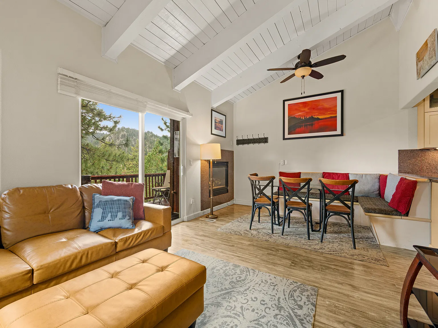 3 bed, 920 sqft, $2,800 — Photo 1