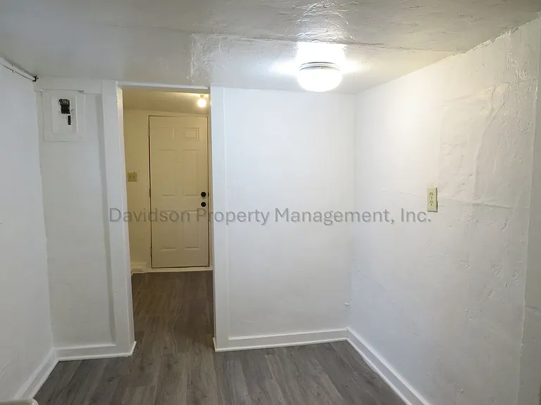 1212 1/2 McArthur Ave — Photo 2