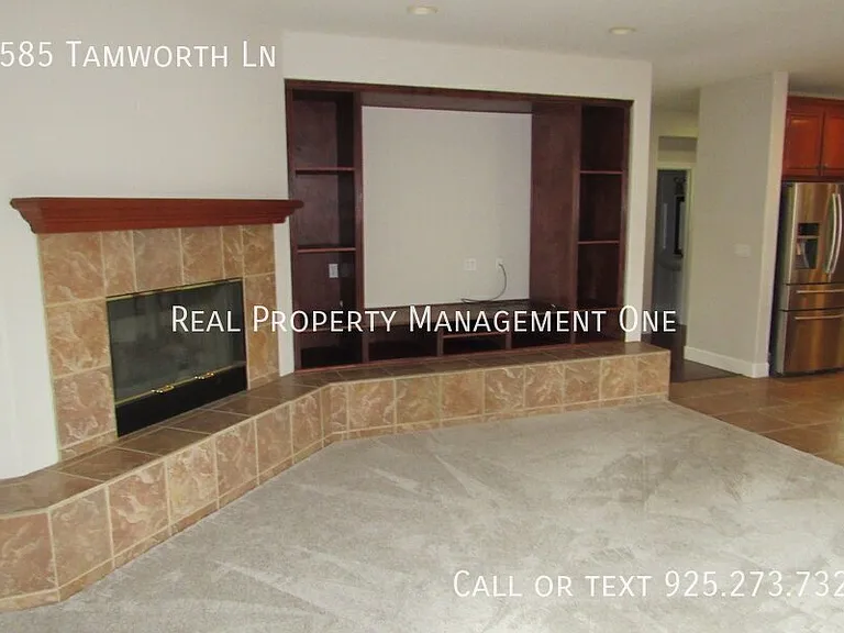 2585 Tamworth Ln — Photo 9