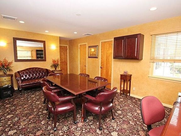 5th image of 95 Gleneida Ave Ste 2