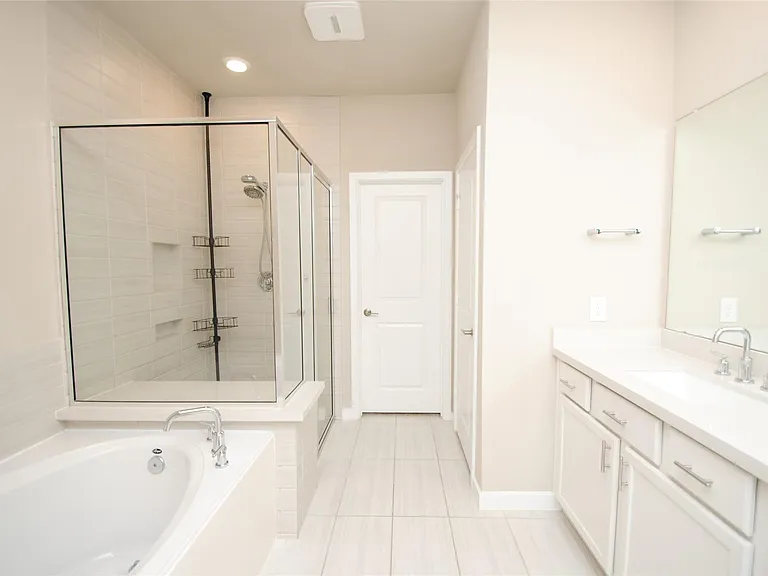 8326 Oakland Heights Ln — Photo 29