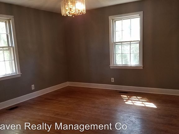 4th image of 714 Castle Dr