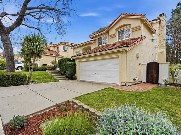 2nd image of 2175 Bluerock Cir
