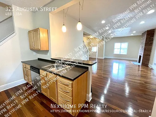 323 Augusta St Photo 1