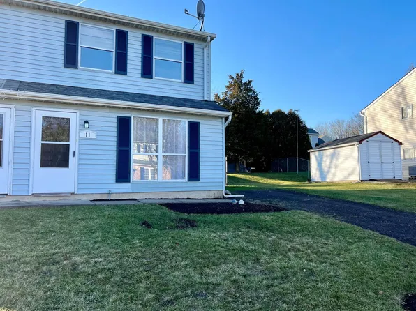 11 Lucky Ln, Quakertown, PA 18951