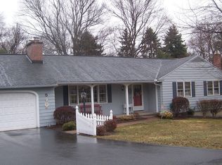 5 Greenwich Rd, East Longmeadow, MA 01028