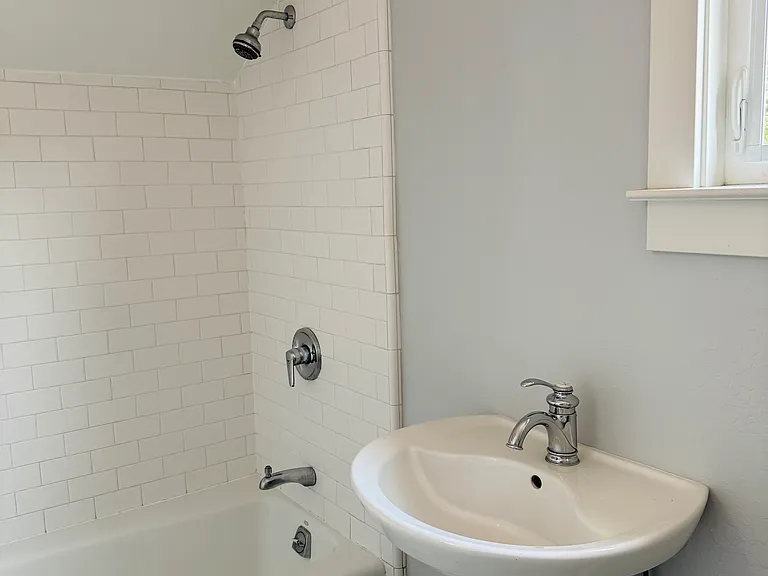 Bath tub and sink
