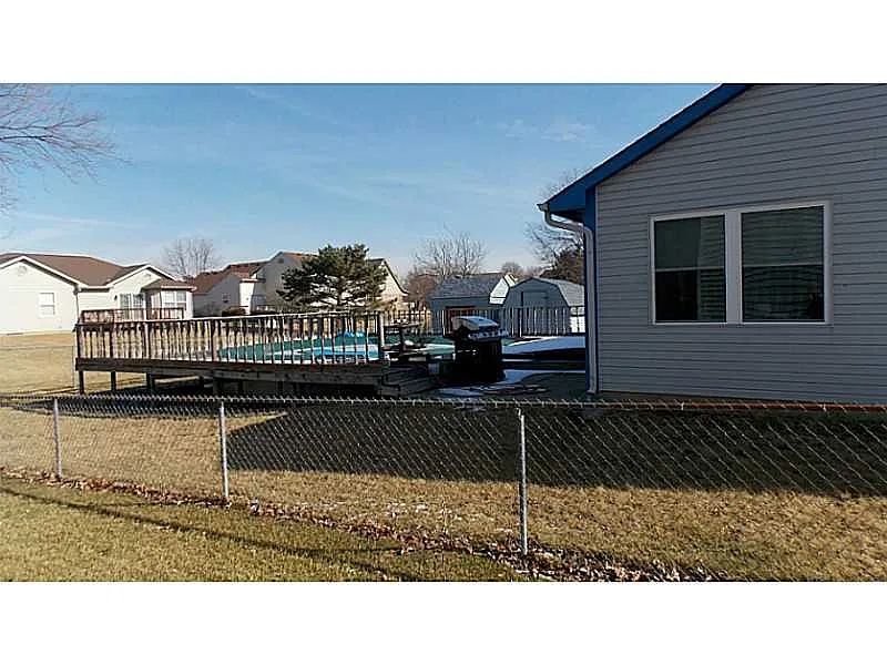 390 W Harriman Ave photo 1