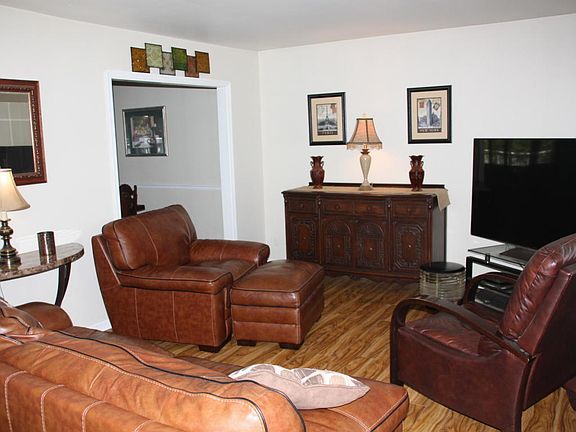 5th image of 1142 Glade Hill Dr