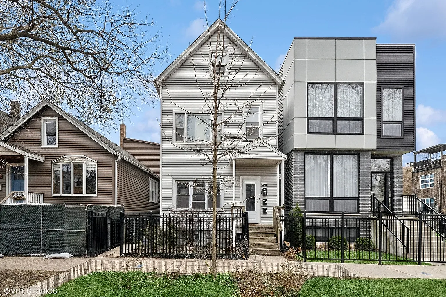 2 bed, 1.5 bath, 1200 sqft, $2,700 — Photo 1