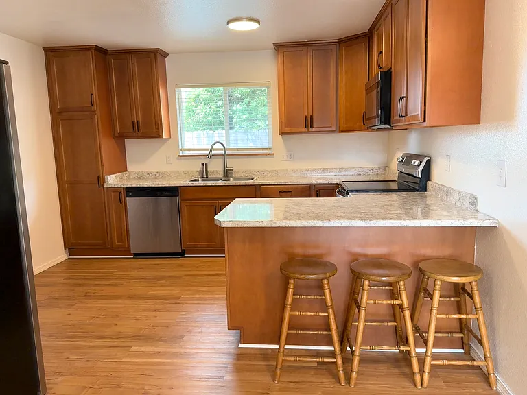 4399 Excelsior Rd — Photo 11