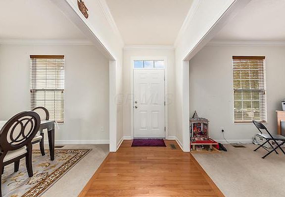 3rd image of 427 Kingston Cir