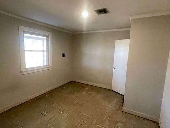 3rd image of 2737 Gardner Rd