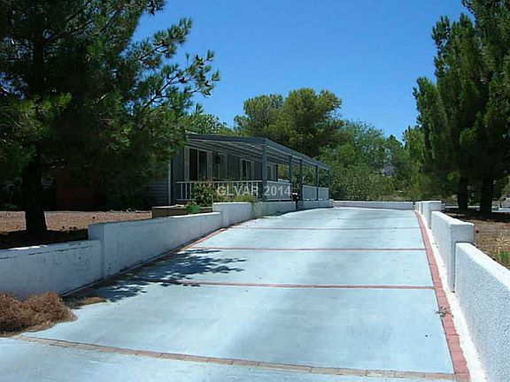 5th image of 839 S San Eduardo Ave