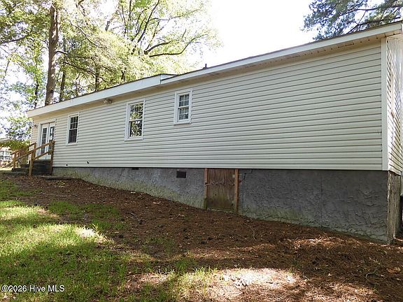2nd image of 112 Fairlane Road