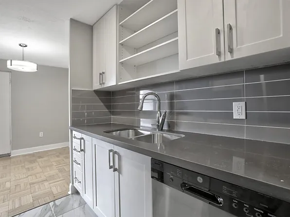 1303 - 1307 Wilson Avenue