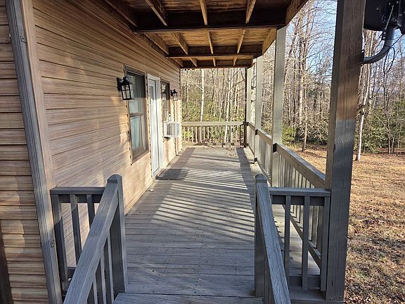 4th image of 681 Bradley Rd