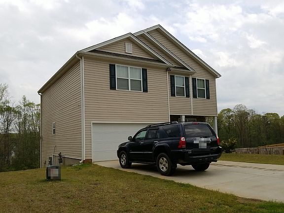 3rd image of 272 Hillendale Way