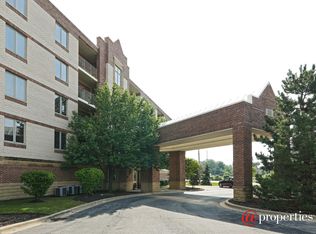201 W Brush Hill Rd UNIT 204, Elmhurst, IL 60126