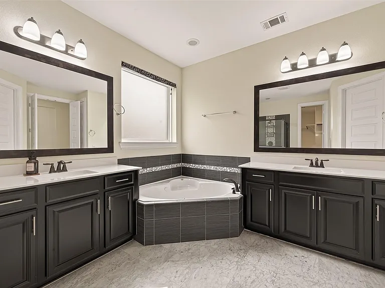 4002 Dogwood Canyon Ln — Photo 34