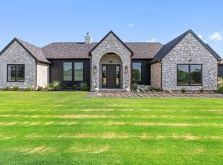 805 Vest Ln, Pilot Point, TX 76258