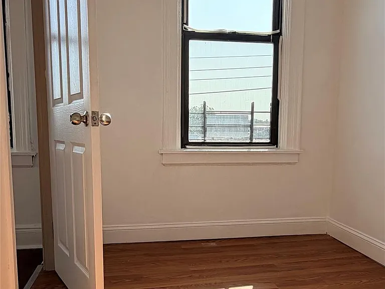 1840 Bronxdale Ave #3 — Photo 13