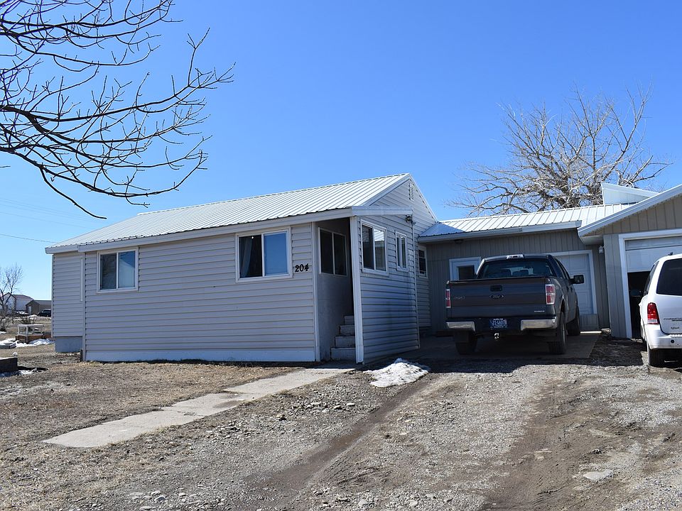 1st image of 204 5th Ave S