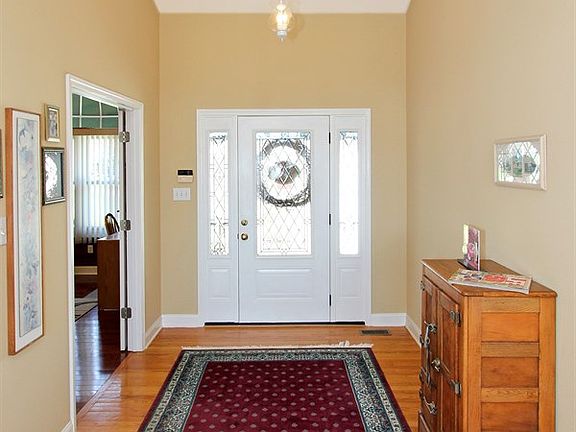 4th image of 115 Alichanoska Ln