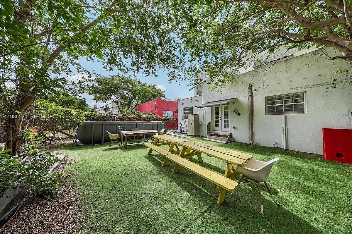 Building Photo - 843 NW 3rd St #1
