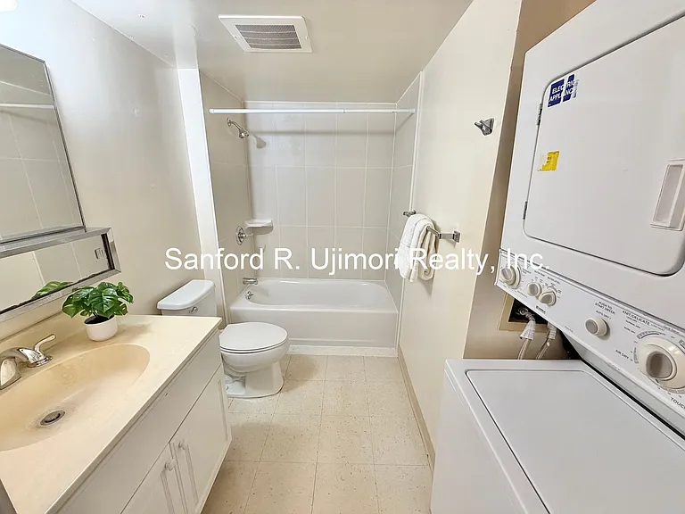 1074 Lunalilo St #305 — Photo 4