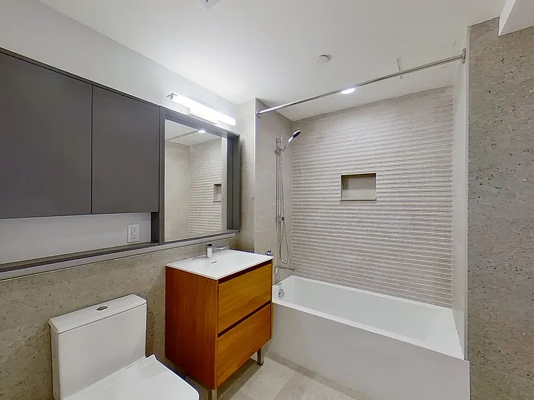 515 E 86th St #609 — Photo 12