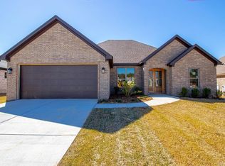 9889 Oak Forest Ln, Sherwood, AR 72120