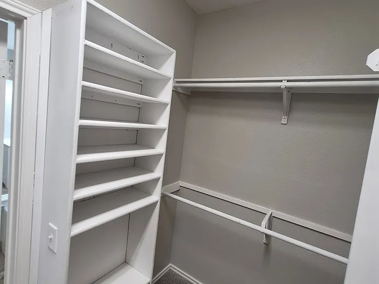 712 Moss Wood — Photo 24