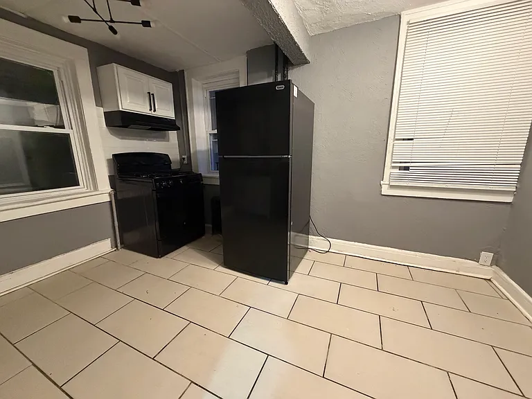 717 Arlington Ave #1B — Photo 6