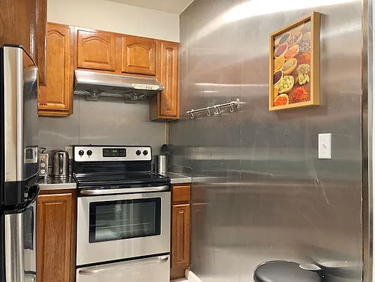 Rented by Matthew Gros-Werter, LREB  | media 34