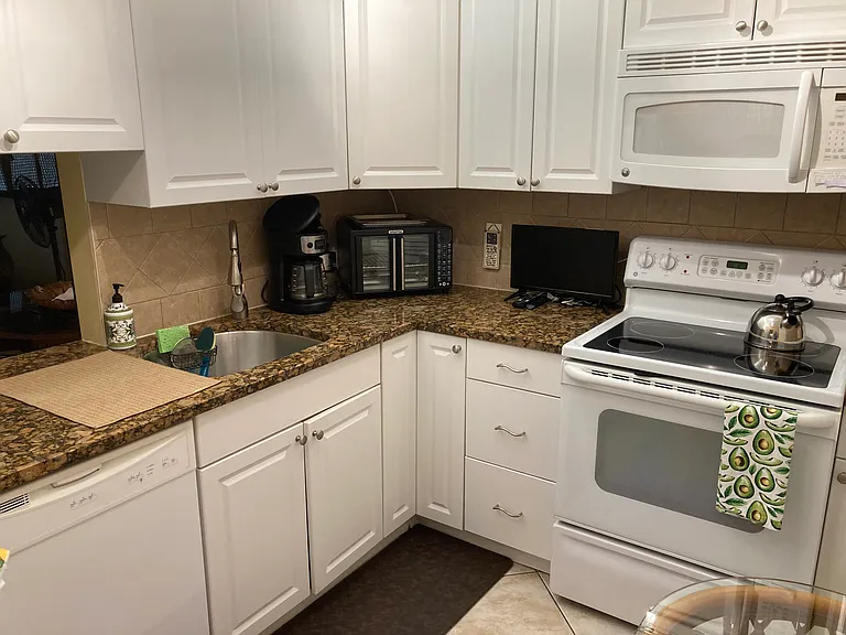 200 NE 14th Ave #222 — Photo 4