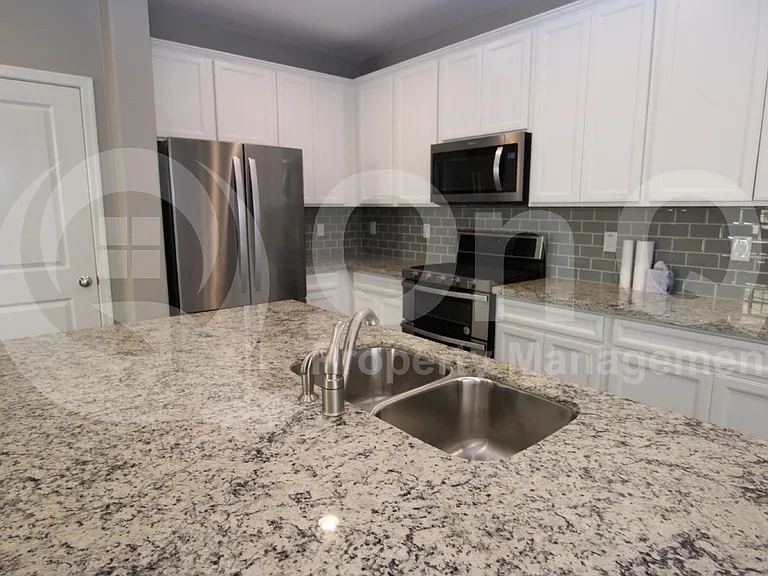 17222 N 9th Pl — Photo 2